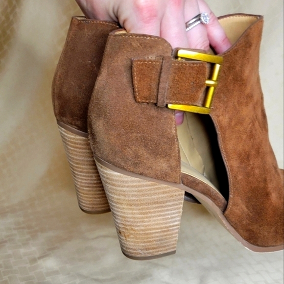 Michael Kors cognac suede leather boots heel with zipper and gold buckle size 10 - Picture 8 of 16